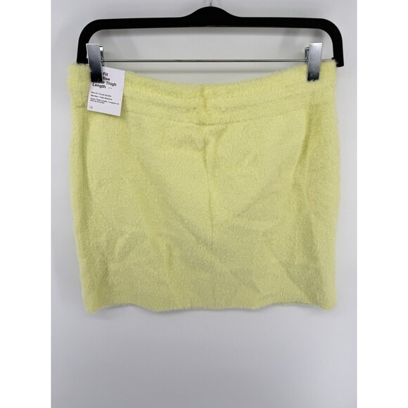 NWT Women's Air JORDAN Fluffy Knit Mini Skirt sz M Active HQ9178-335 - Picture 3 of 5